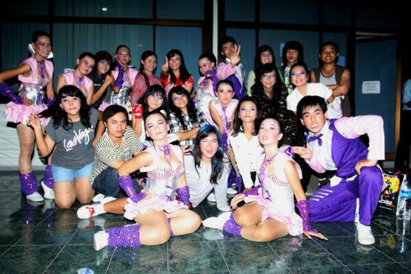 Fix ! Kgn bgt sama iniii ya Allah RT <a href="/vikapiko/">Vika Titiana K</a>: DBL Dance at Solo, Central Java, Indonesia (: