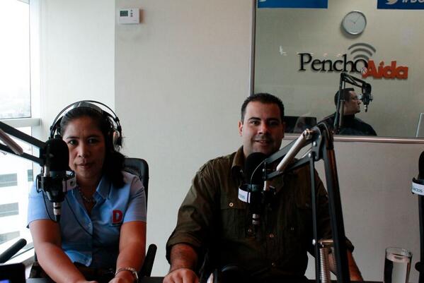 SomosLaTribuFM's tweet photo. (((EN VIVO))) Nos acompañan Marta Alicia de Guzmán y Gerardo Chinchilla, nos cuentan del Designer Outlet de #Divesa http://t.co/JLlbqPP4ii
