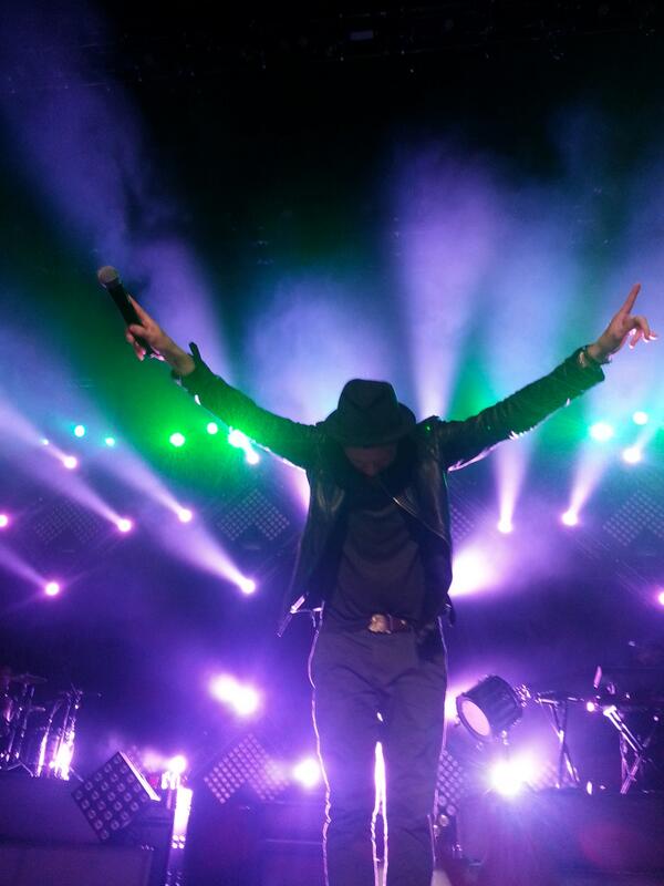 HanEganSb's tweet photo. Front row for @OneRepublic what an amazing show! #1RSANTABARBARA http://t.co/AToZPM86SQ