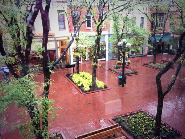 downtownboulder's tweet image. Enough with the waterworks #Boulder! We get it! #300daysofsunshine #pleasecomeout #rainraingoaway #soggymall #pearl