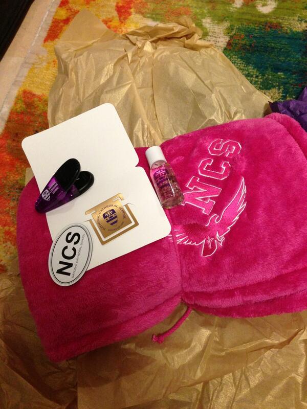 bRUSSELLsproutz's tweet image. Thanks NCS!! #alumni #raffle #fuzzyblanket #winning