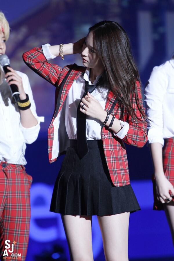 soojunga_com's tweet photo. 130911 WFNS 2013 index update! 단언컨대 크리스탈(정수정 여 20세)는 최고의 피사체입니다..... http://t.co/gjzEsMJhU9 http://t.co/K6EqLyzJlC