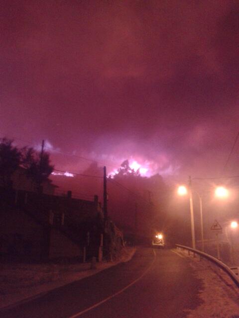 PazosR's tweet photo. INCENDIO EN PORTO DO SOB http://t.co/7stjOWUwU5