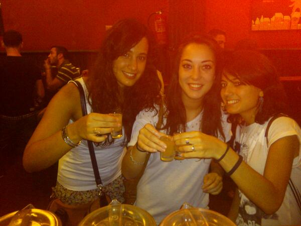 MariaaMrt's tweet photo. Muuy buena tarde :) @monics_13 #chumi http://t.co/thllsMWO01