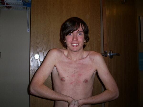 BulkWatch's tweet image. We all have those mates that have been bulking for months but still dont seem to see any gains.. #HaveASandwichKid