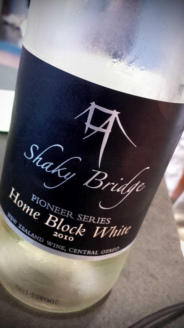 NBNWwineimports's tweet image. Mrs. Raaymaker dishes out a solid #91points @shakybridgewine #homeblock pineapple, fig, yellow grapefruit