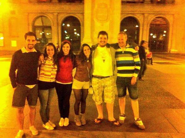 may_liife's tweet photo. Dulces lunas con los mejores. #MadridFiles @Nere_enjoy @marialamoneda @JavierMcWayne http://t.co/KFAdy1RKKF