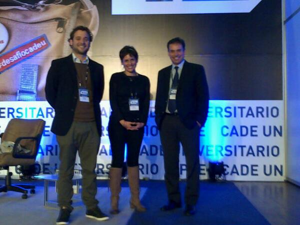 Techtulia's tweet photo. La foto de la sesion #innovape del #CADEUniv con Gonzalo Quijandria y @Govico :) http://t.co/coxDx79TQJ