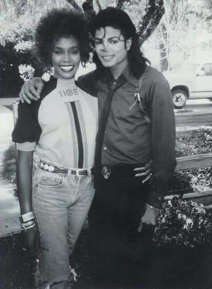 FotosDaHistoria's tweet photo. Whitney Houston e Michael Jackson. http://t.co/En0CjHovXC