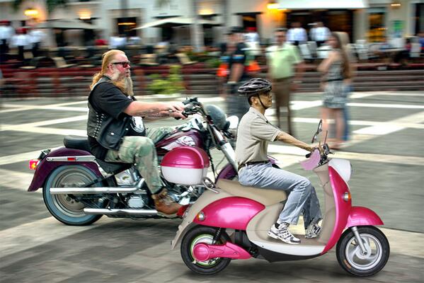 robx_d's tweet photo. Apparently Barack Obama participated in the #2MBikers ride. http://t.co/waf13fqnoQ