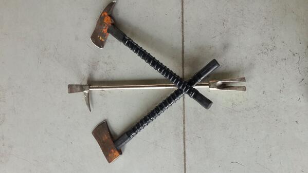 Fireknight001's tweet image. #forcible entry tools #fireman #axe #helligan tool