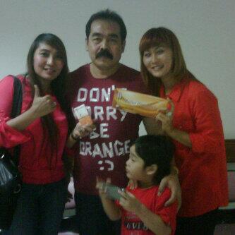 Inul Daratista &amp; Keluarga juga konsumsi Melia Biyang 'n Melia Propolis | Order Yukz 082110520434 or ΒΒ 29EA3130