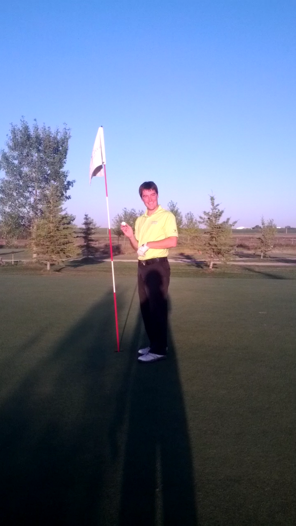 Philmydrink's tweet photo. Hey look what I found! #holeinone #thisgameiseasy #nomulliganseither http://t.co/J8diZV0Bbl