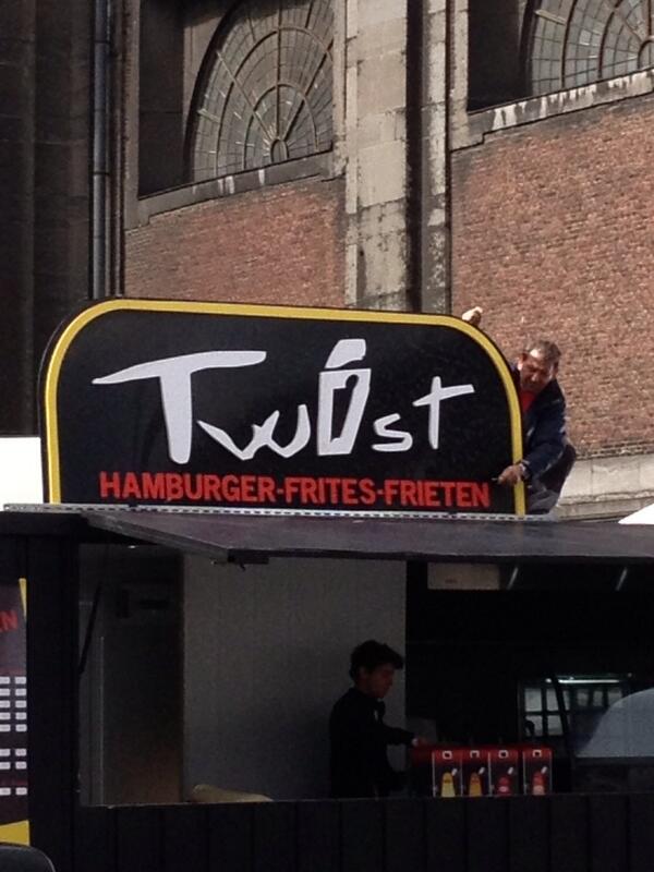 RT @SandrineTic Le nouveau QG du Cluster Twist aux Wallos Namur <a href="/Twisteurs/">Cluster TWIST</a>