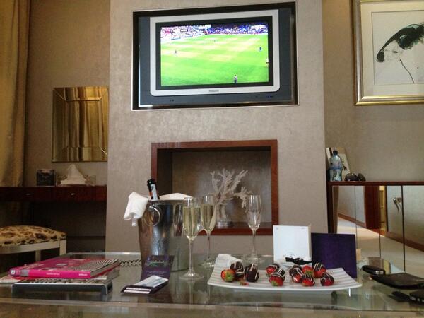 endamac's tweet photo. Not a bad afternoon in Galway! Cheers @CashSligo ! http://t.co/00pM5Sj7kU