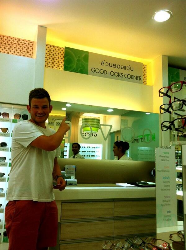 kpsl123's tweet photo. After his 2nd pair of #raybans this is where @JamieHemp has ended up... #thailand http://t.co/eO6kDLDmKz