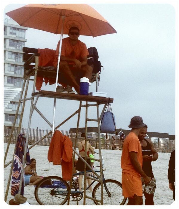 LowTideBar's tweet photo. It's more of a beach day than you think @backfortynyc @BoatsAndBananas @ShannaPacifico come for the crab boil!!!! http://t.co/YpX8qcZlsa