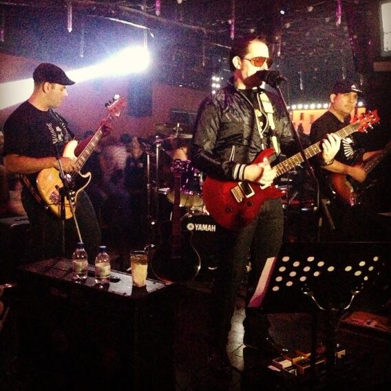 CarlosPulin's tweet photo. Tributo SodaCerati http://t.co/41R3HFdWgQ