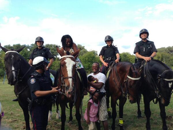 TorontoPolice's tweet image. RT @scott_baptist: #ProjectICE - Mounted Unit officers at #Tandridge Birthday Party Aug31 Safe neighbourhoods!  ^sm