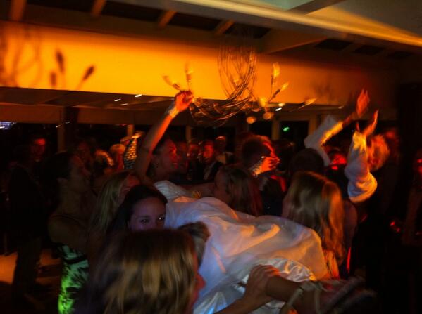 riepkobuikema's tweet image. @richard_dik &amp;amp; Sussie Q Mooi feestje! #bigwed #familiedekampioenen