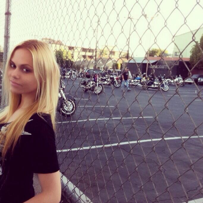 Blackberry Smoke. #BlacberrySmoke #SonsofAnarchy #Cast #HarleyDavidson #HarleyHeaven #Bikes #MoreBikes #Live http://t.co/HZiqMfcCPo