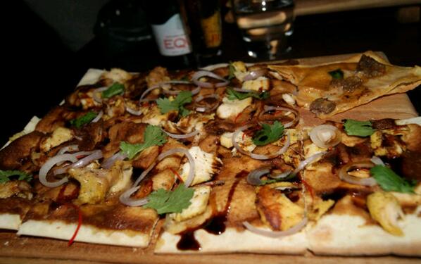ItsmeSepta's tweet photo. Another pizza from @Slippery_Stone it's chicken satay, it was good. http://t.co/nV4a5624aU