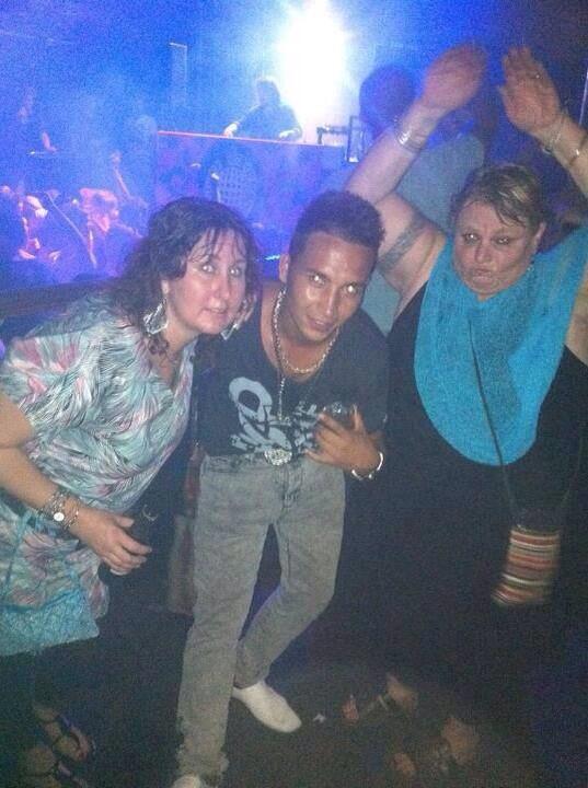 BadClubPics's tweet photo. http://t.co/nGcM4e60Bs