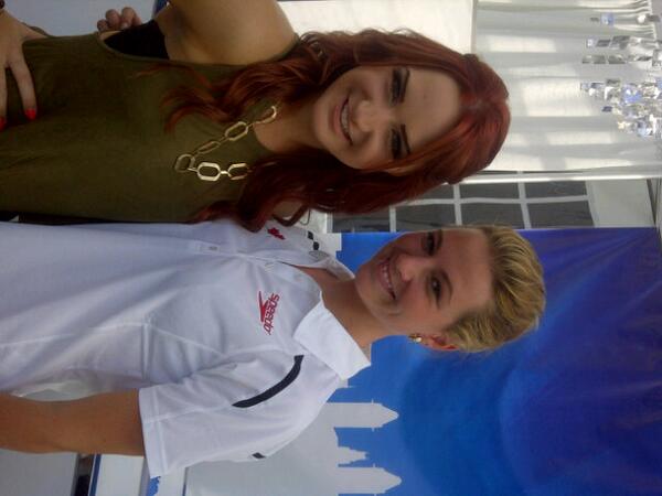1Leclair's tweet photo. Au lancement de Bell FIBE a Ottawa avec @vduffield http://t.co/Y8xgcrBlYB