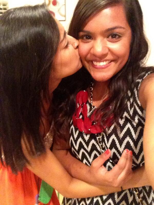 Deepa2013's tweet photo. Happy birthday to my boo @heenabeena5 #21st http://t.co/Ym6u9X5aNx
