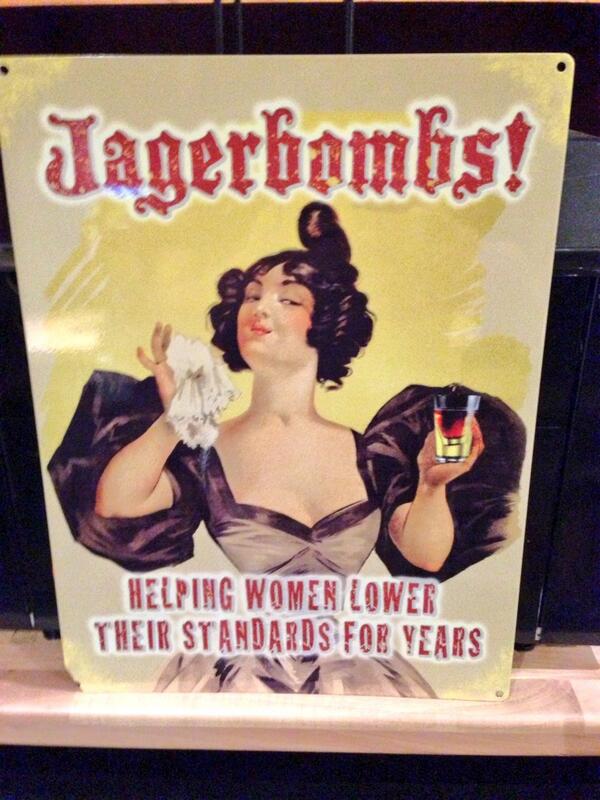 garthpollock's tweet image. @JagermeisterUSA Fantastic amounts of great quality chat here #signbanter #jagerLADs @Jackous