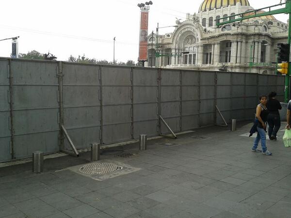 This is not Democracy, too much police walls at Mexico City on #1smx