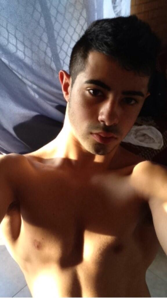 Urbestmatee's tweet image. Soaking up the sunlight #springarrived RT for a follow #billyto4k