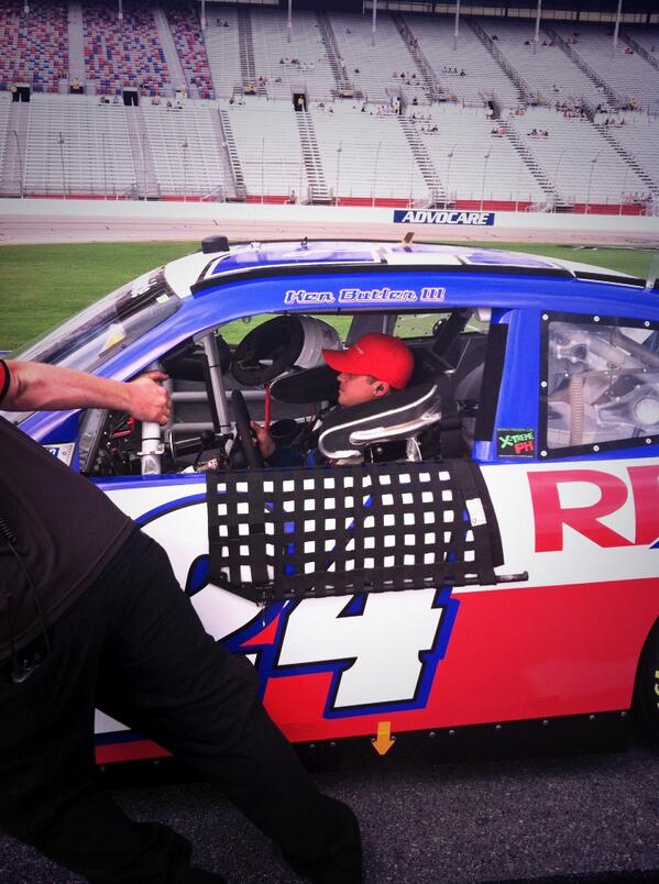 KenButler3's tweet image. Thank you #REMAX for today's race @amsupdates! #NASCAR