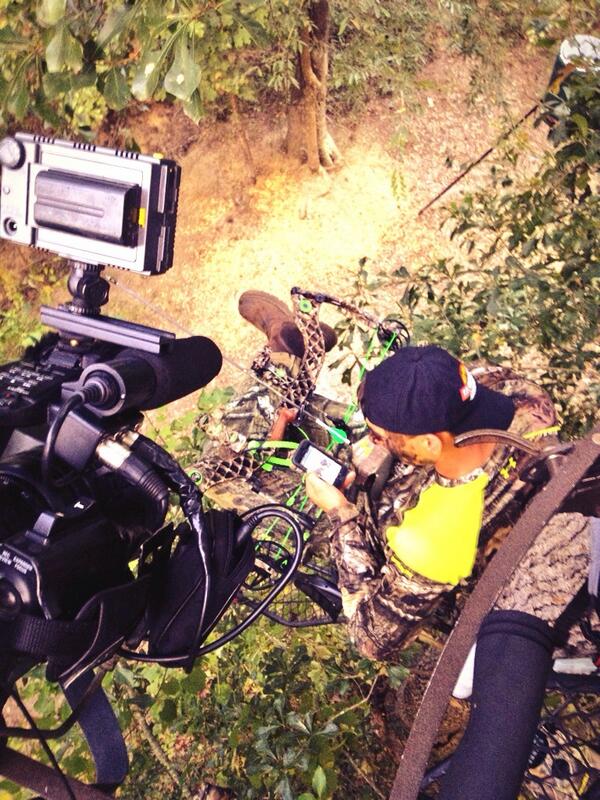 TPOutdoorsAdv's tweet photo. First filmed hunt of the season. The hogs woke up earlier than we did.  Now, lets go find a gator. #treeshaka http://t.co/hT0aFVW8Uf