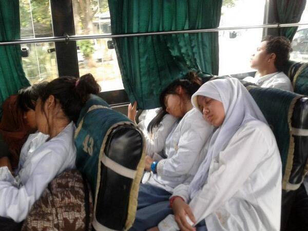 TheodoreCost's tweet photo. mbaknyaah masih pada inget gak nih @FerishaAresti @fadilakiky @Laladiya @lutfidinda @maitsha :p http://t.co/51w5gVXGcp