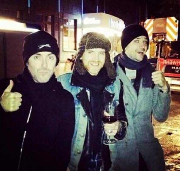 an0thern0b0dy's tweet image. aww their hats:') #OurThoughtsAreWithTheScript