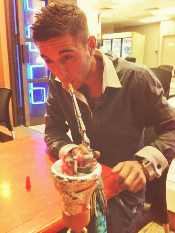 billy_foxx's tweet photo. The things we do whilst waiting for a kebab :/ haha http://t.co/V0C18AmVpO