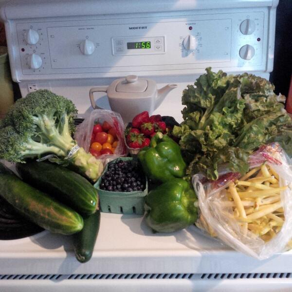 HarK131's tweet image. Quick trip to the Queen Street Farmer&apos;s Market. So much delicious produce. Thanks @Downtown_Chtown ! #supportllocal