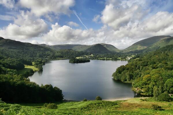 ChrisSale's tweet photo. Grasmere from Loughrigg Terrace #photography #landscape #cumbria #lakedistrict #grasmere http://t.co/tQT7JkP1PA
