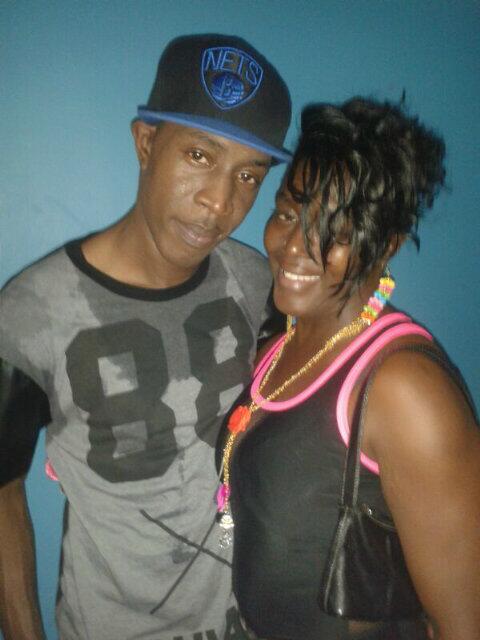 kazabenzz01's tweet photo. Me with @tonymatterhorn. At Tyrone Melody Party.. It sell arf xx http://t.co/iy7sOGPrw2