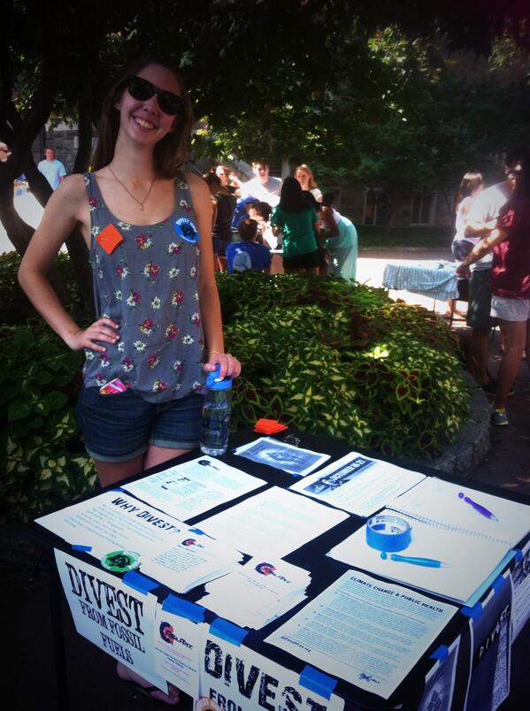 Tabling at the student activities fair, come visit us!!! @SydtheKid622 @cj_the_dj13