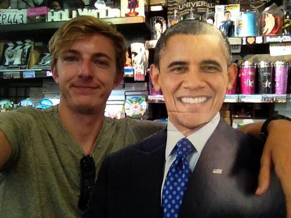 DLFLogistics's tweet photo. New business venture is off to a flying start, @BarackObama met with DLF co-founder @JoshTomlinson69 to talk tactics http://t.co/rPMKKSd0pN