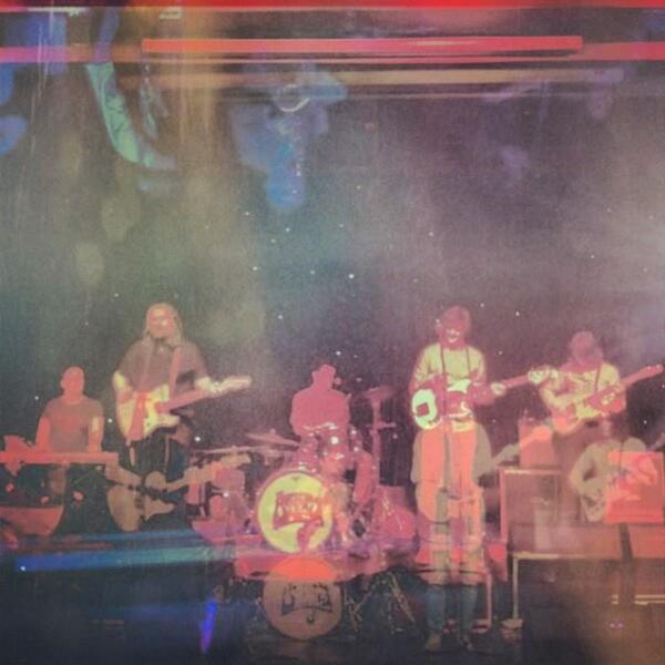 TBTPDundee's tweet photo. Thanks to everyone who came to see us play Dukes Corner last night! http://t.co/xXecQds3gR