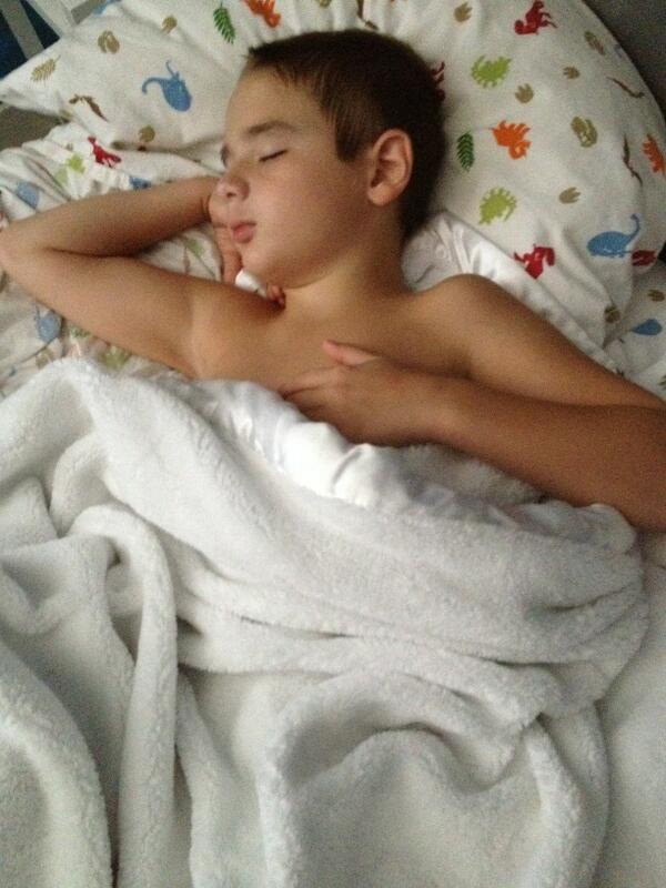 bethanyparish's tweet photo. Snoozing like a rock star! http://t.co/jQpl7Qpf5T