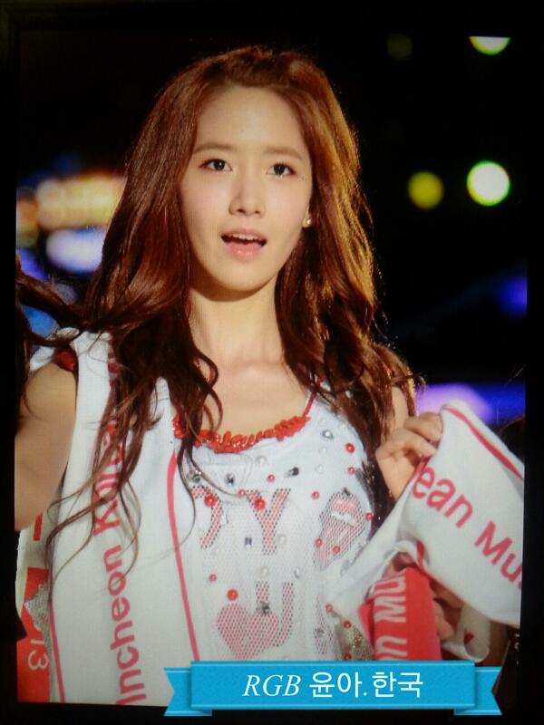 [PIC][01-09-2013]Hình ảnh mới nhất từ "Incheon Korean Music Wave 2013" của SNSD và MC YulTi vào tối nay - Page 2 BTGAxpeCUAAAvoY