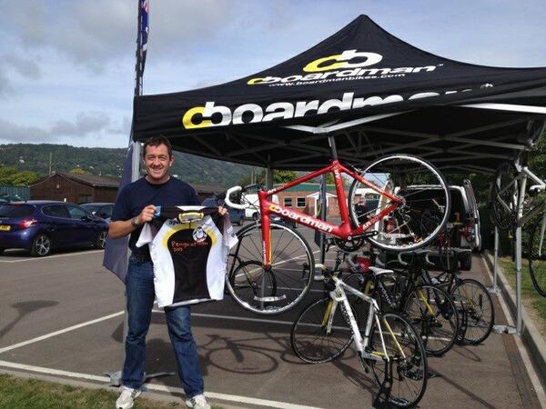 penguathlon's tweet photo. Check this out! Even cycling legend @Chris_Boardman is getting in on the penguin act &amp; has signed a jersey for us! http://t.co/QcGO2bIKfI