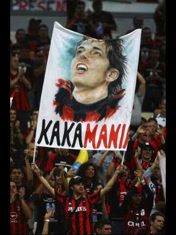 arrivera10's tweet photo. Siam venuti fin qua, per vedere segare Kakà! Keluar air mata ini, mrebes mili...: ) : ( http://t.co/fblef7X2OM