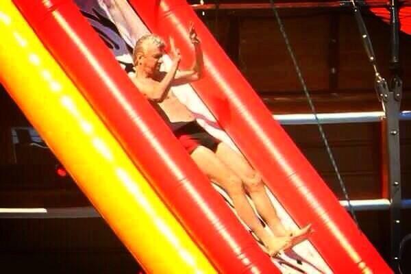 JayEth86's tweet image. Arsene's having a party tonight