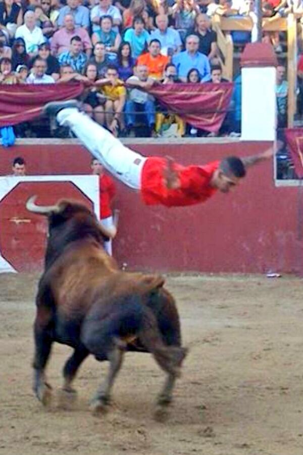 Aki hos dejo una foto del ángel de benasal