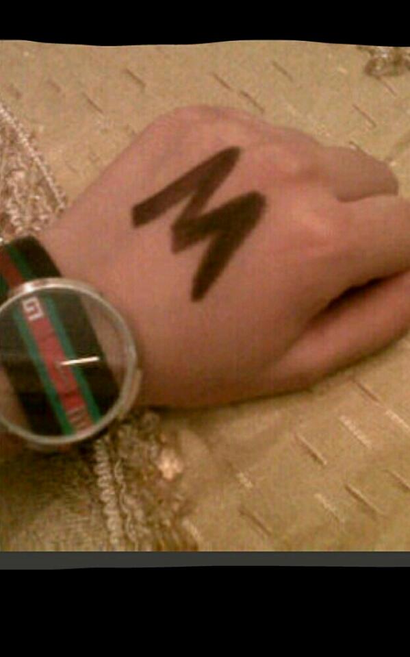 A3rat's tweet photo. ماينلام قلبي يوم ذاب بغلاك http://t.co/0y0ez6nL0t